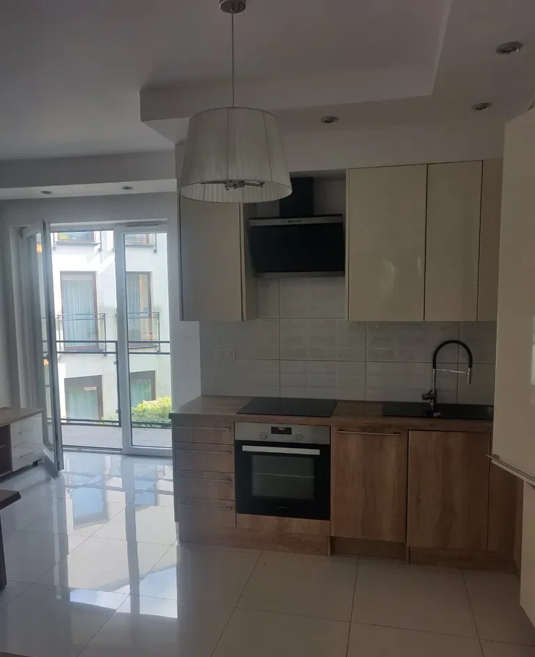 Mieszkanie 80m2, 3 pokoje, Warszawa - zdjęcie 2