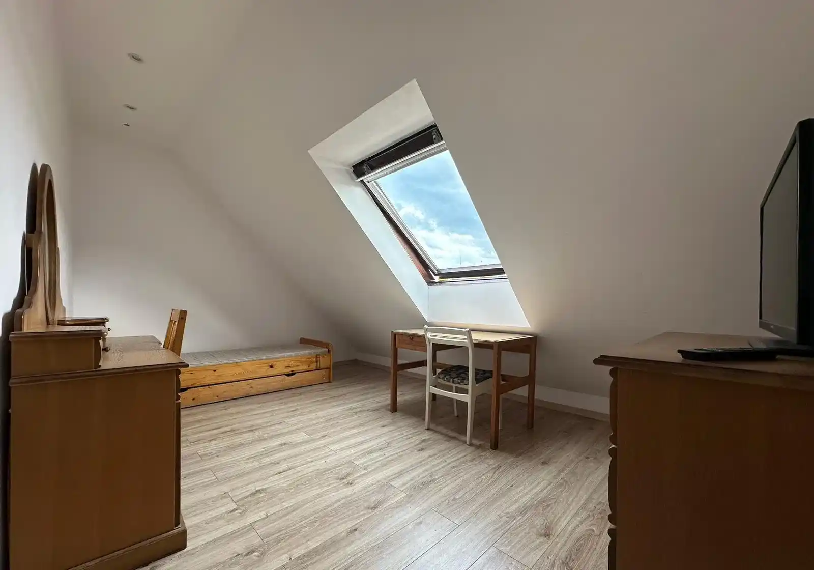 4 pokoje balkon piwnica 5 Lipca - zdjęcie 10