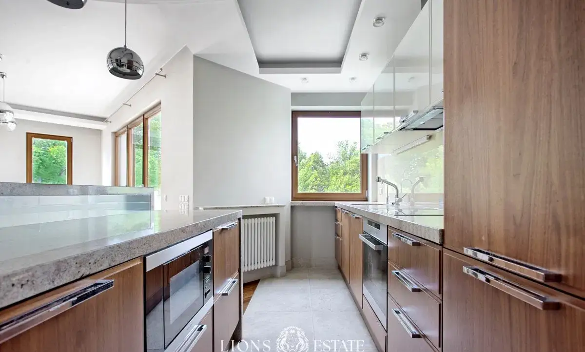 Nowoczesny apartament przy Łazienkach Królewskich w Warszawie - zdjęcie 4