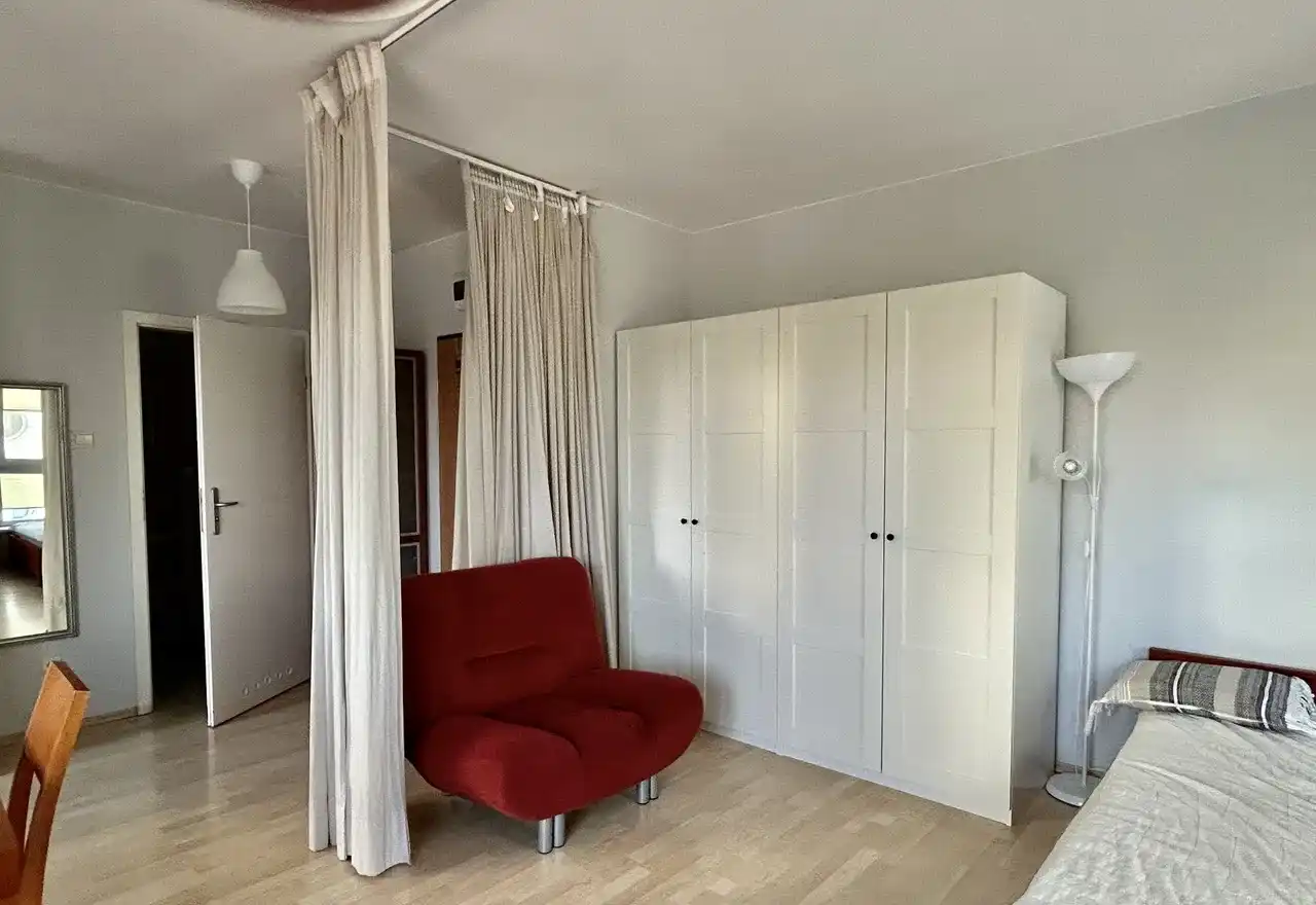 Mieszkanie 45 m² z balkonem i windą; blisko stacji kolejowej. - zdjęcie 7