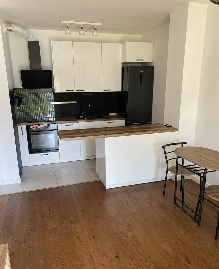 Apartament z ogrodem i garażem - zdjęcie 2