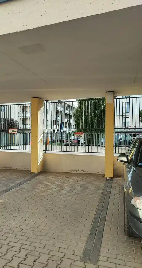 Kawalerka z dużym balkonem i miejscem postojowym na Ponikwodzie - zdjęcie 9