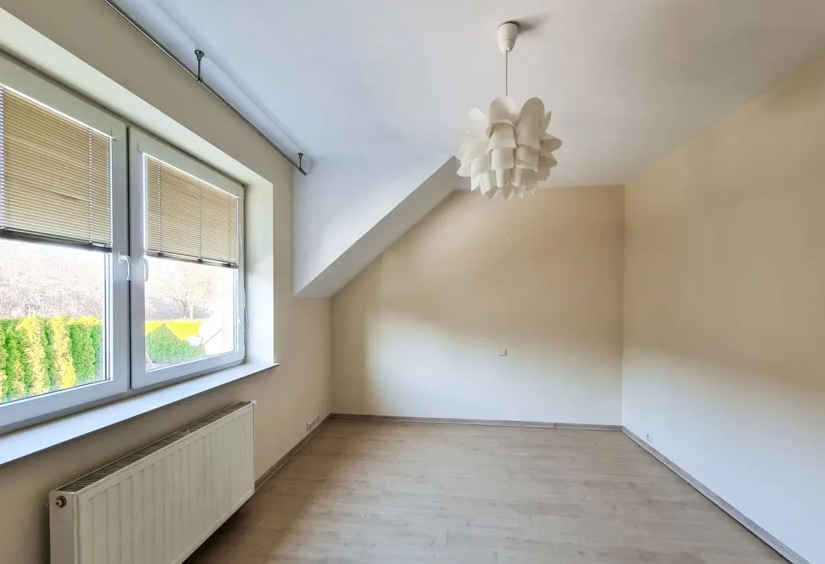 Dom z ogródkiem na zamkniętym osiedlu | 4 pokoje - zdjęcie 9