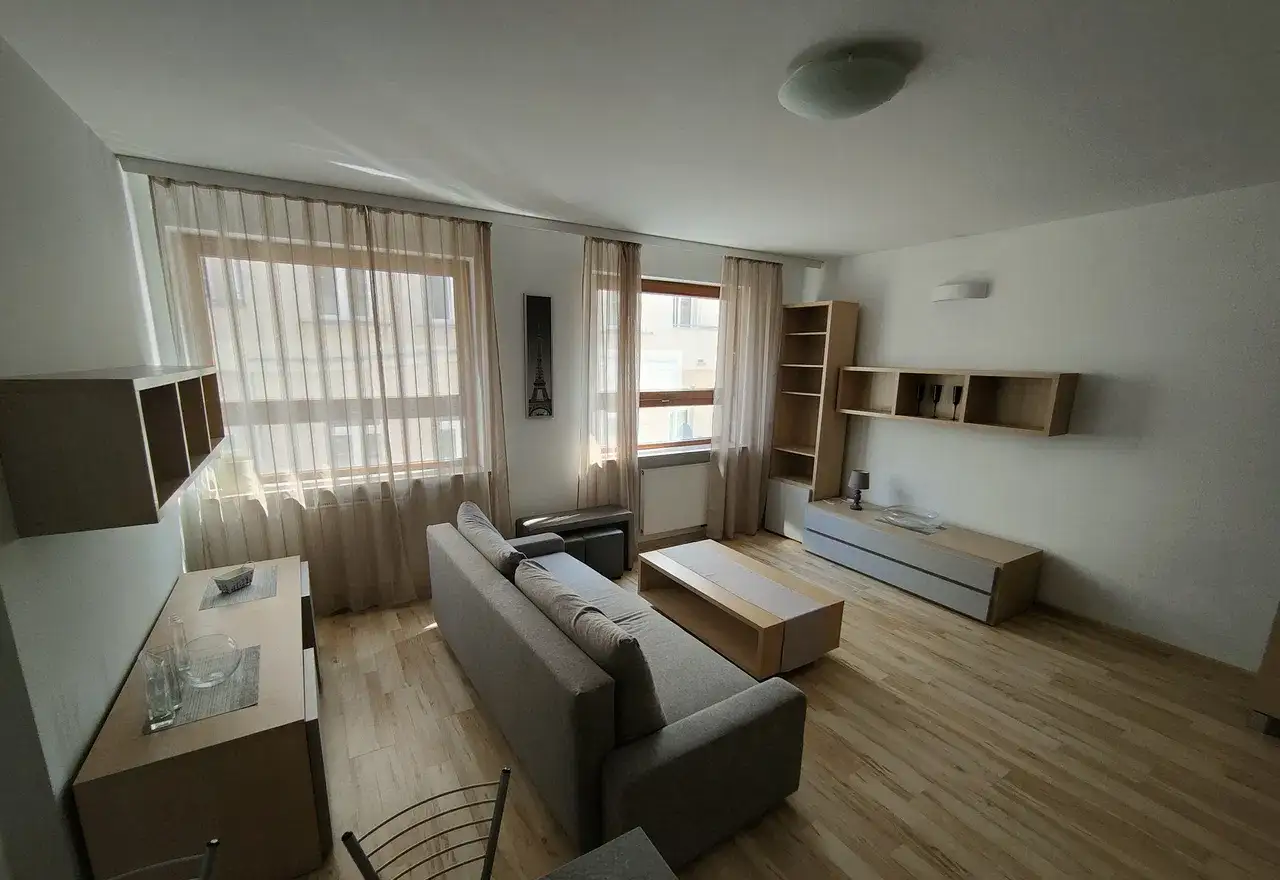 Cicha 10 mieszkanie 42 m2 + garaż w budynku - zdjęcie 2
