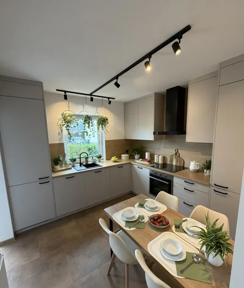 Uroczy dom 90 m² z ogrodem, klimatyzacją i wiatą garażową – Borówiec - zdjęcie 7