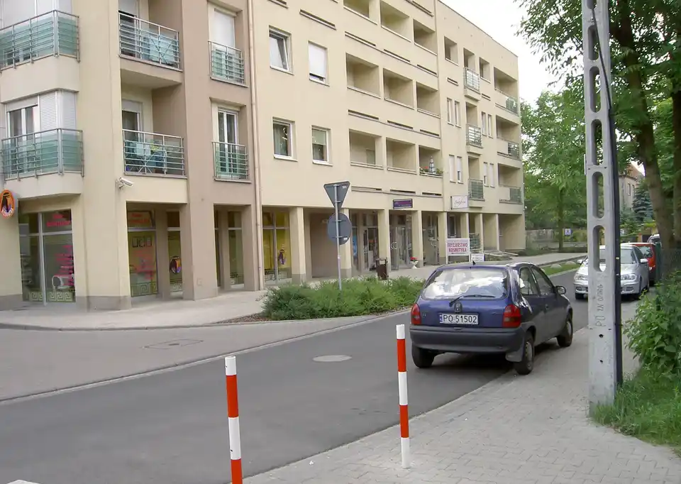 Komfortowa kawalerka dla studenta medycyny z wydzieloną sypialnią - zdjęcie 7