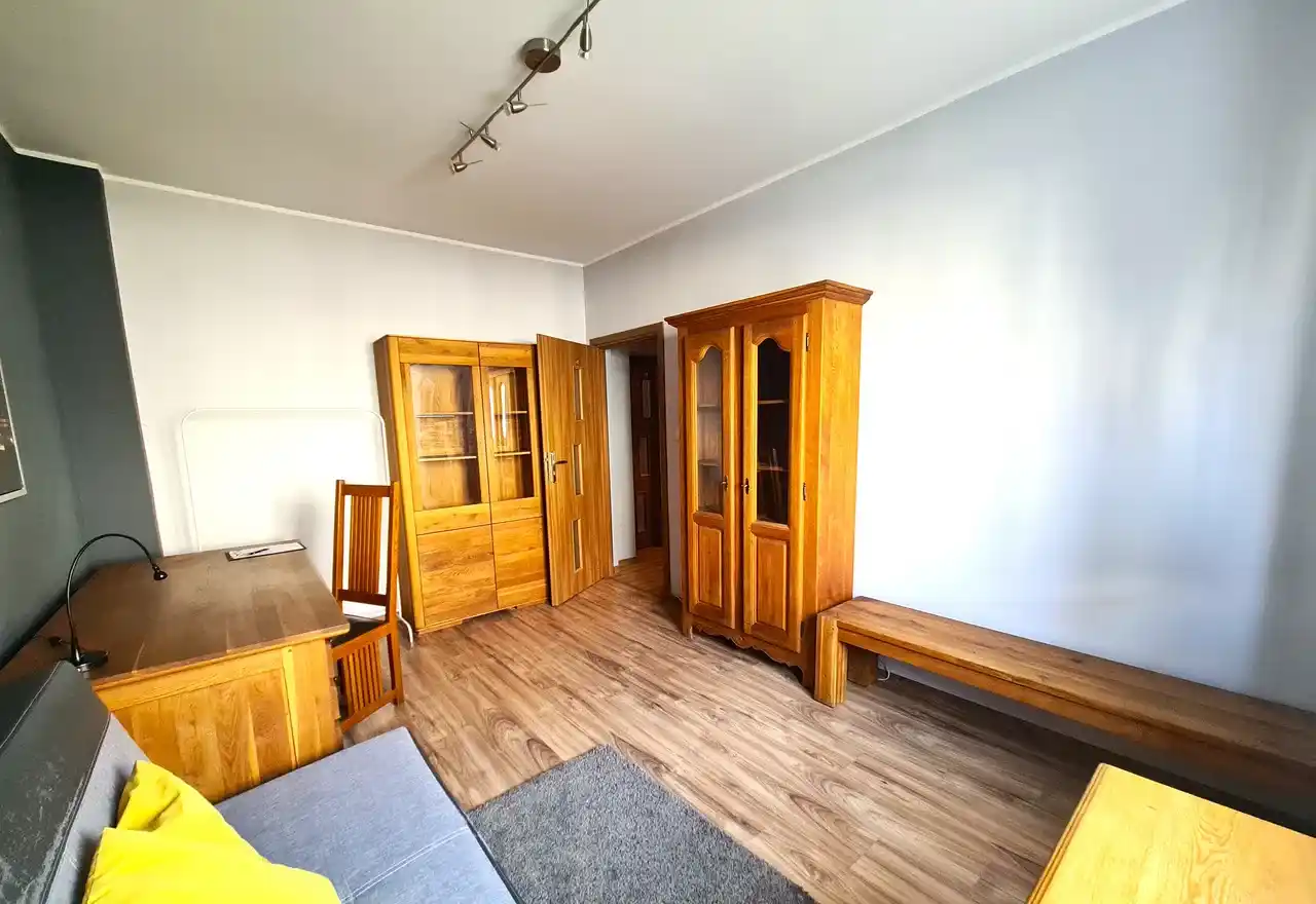 Wolny duży pokój w studenckim mieszkaniu - zdjęcie 3