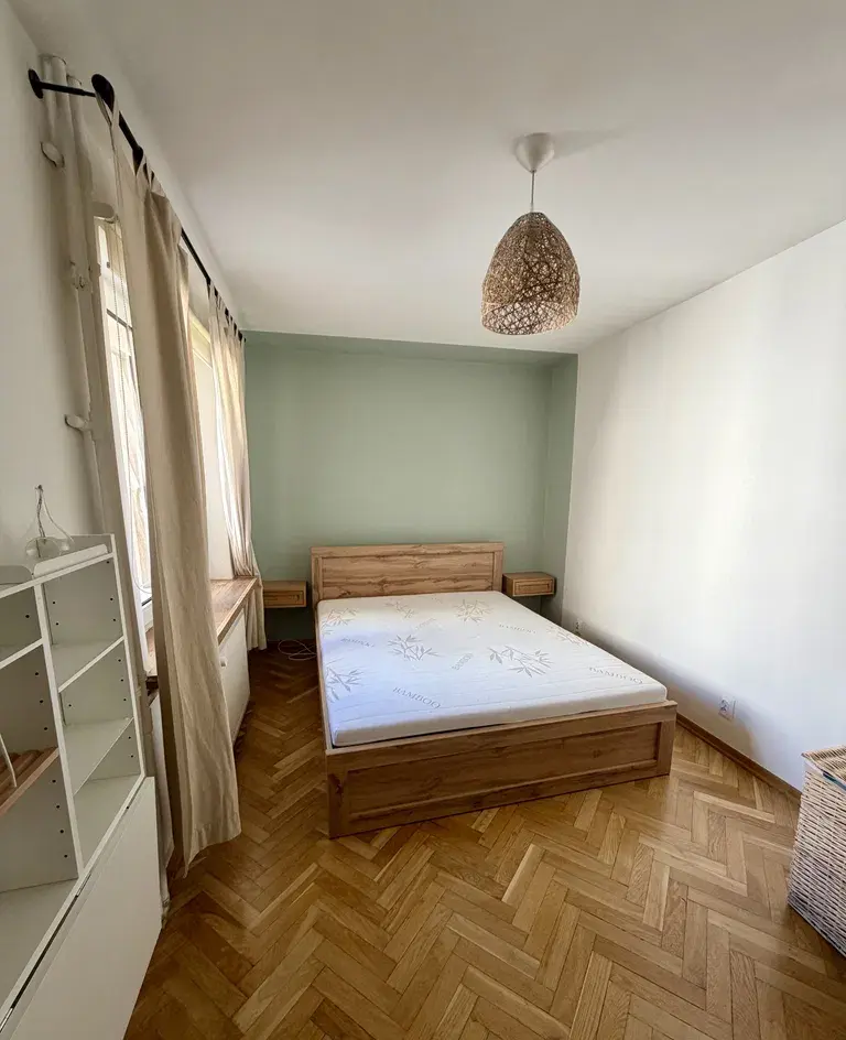 Mieszkanie z 3. niezależnymi pokojami przy Placu na Rozdrożu - zdjęcie 2
