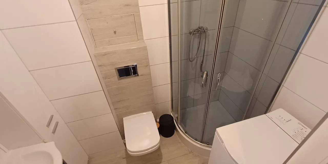 Kawalerka z oddzielną kuchnią na wynajem w Łodzi - zdjęcie 7
