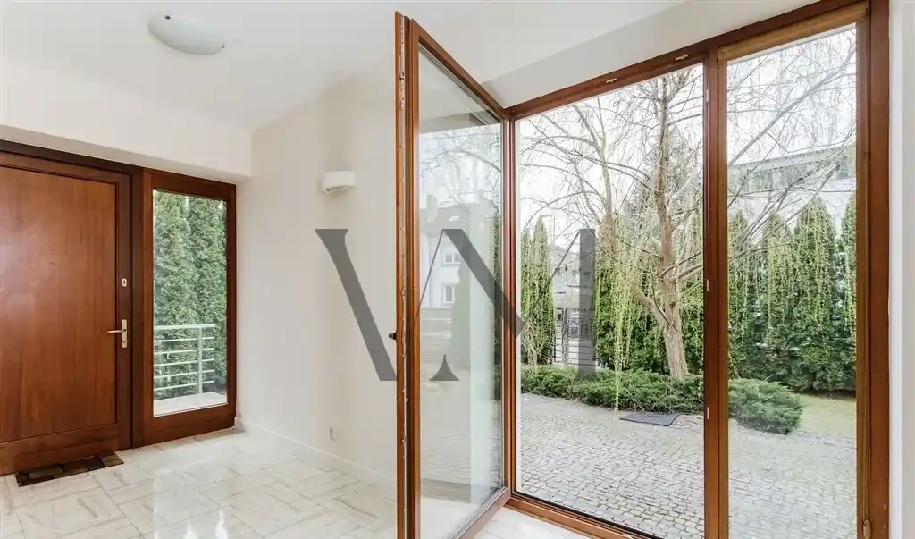 Wilanów Niski, dom 360m2, 5 sypialni - zdjęcie 6
