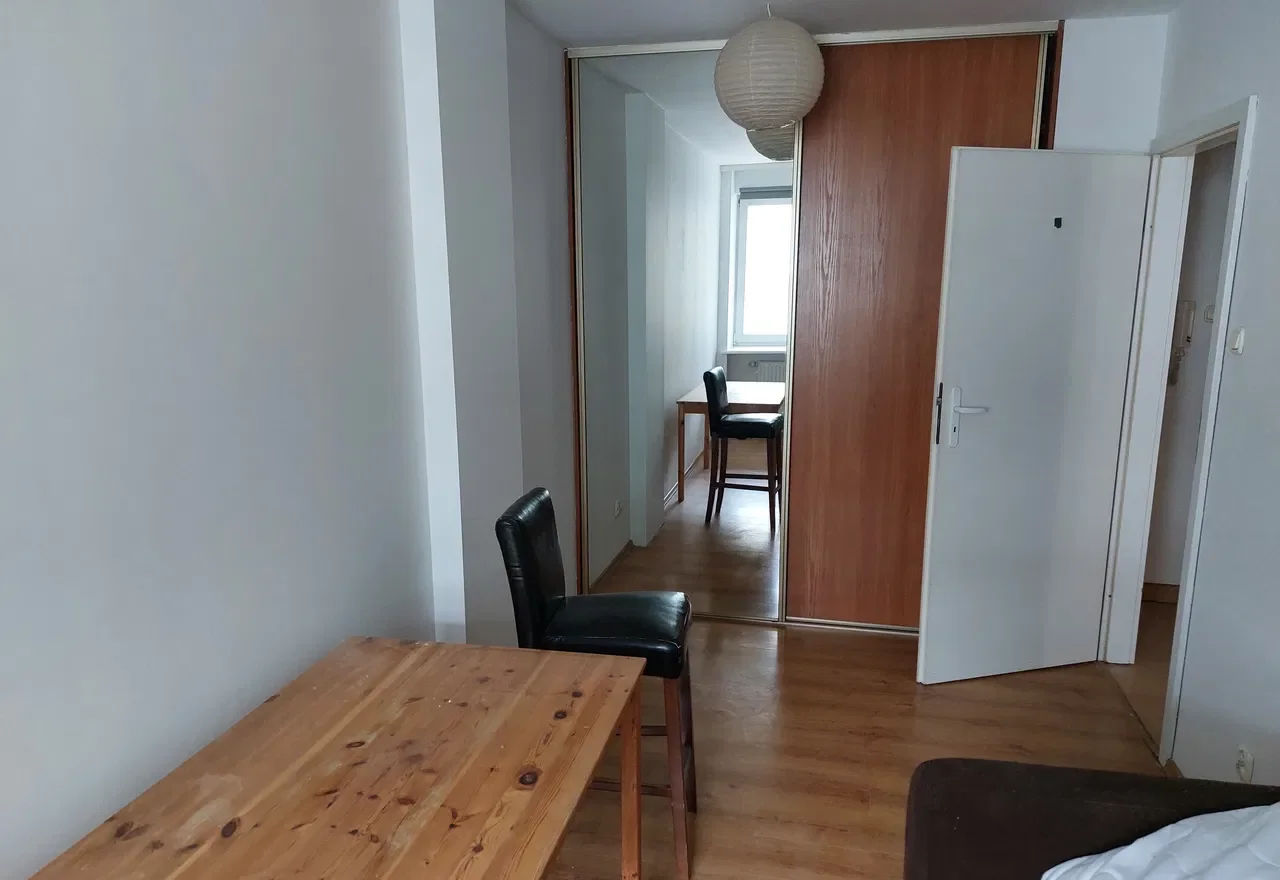 Mieszkanie 45 m² z balkonem i windą; blisko stacji kolejowej. - zdjęcie 7