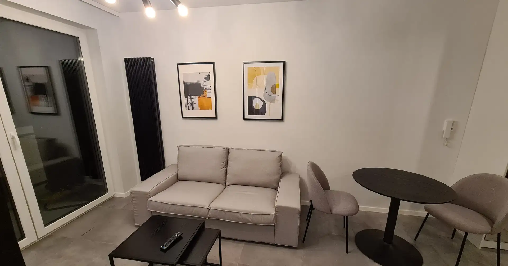 Kawalerka z sypialnią (studio) wraz z miejscem postojowym i komórką. - zdjęcie 9