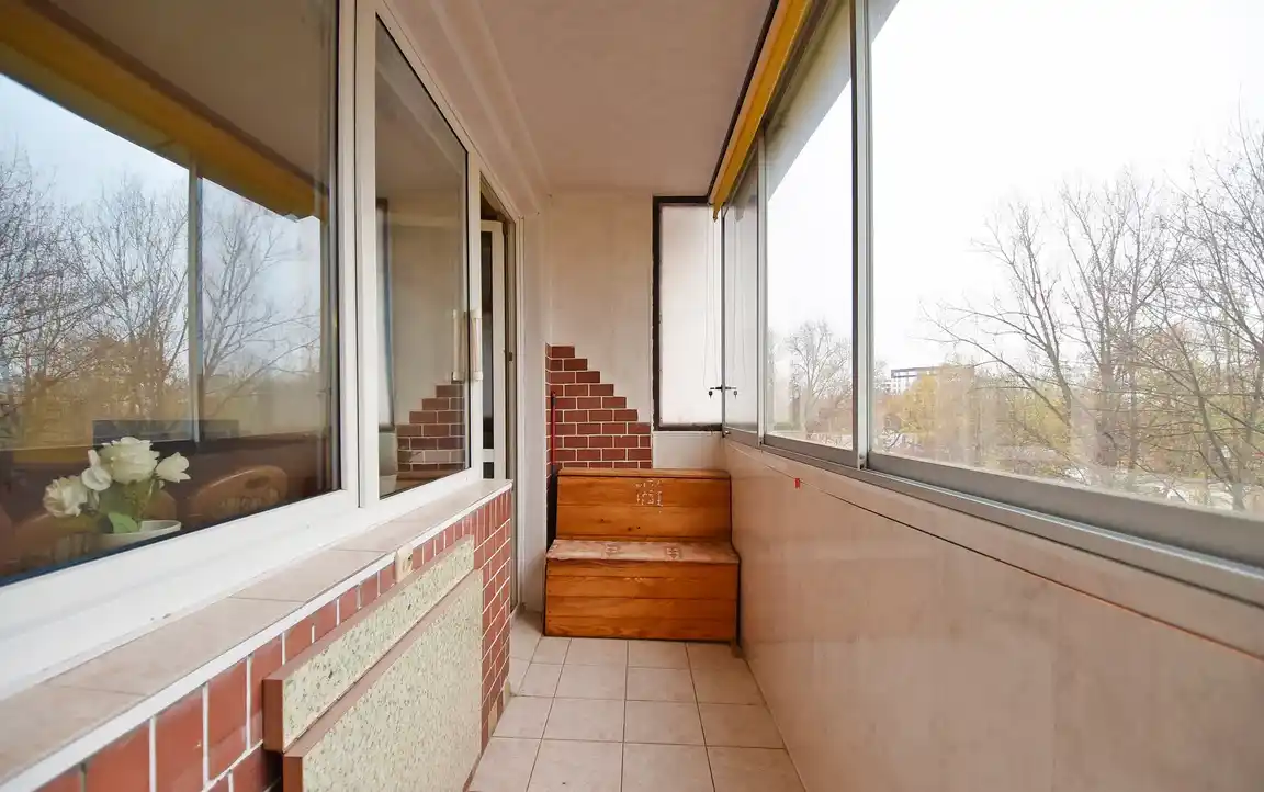 Duży pokój z balkonem - zdjęcie 10
