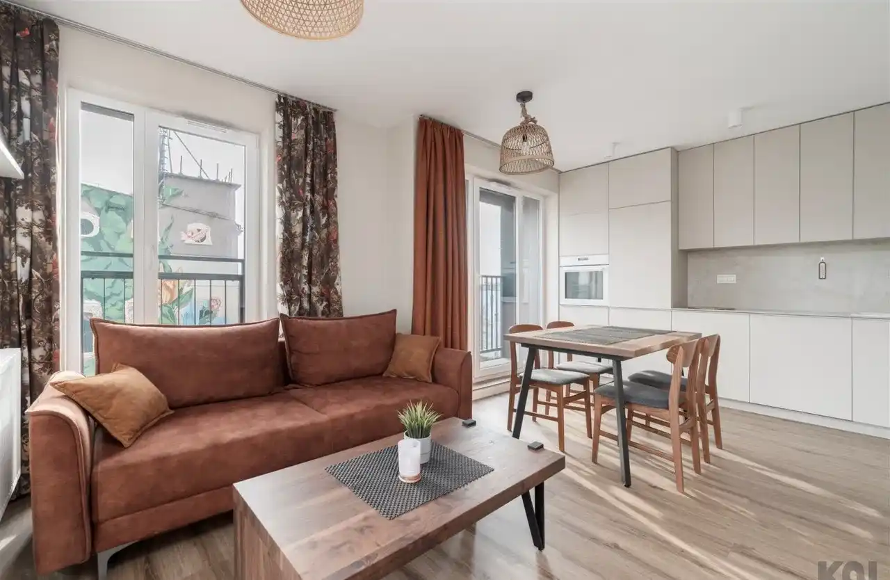 Nowoczesny, słoneczny apartament w centrum - zdjęcie 4