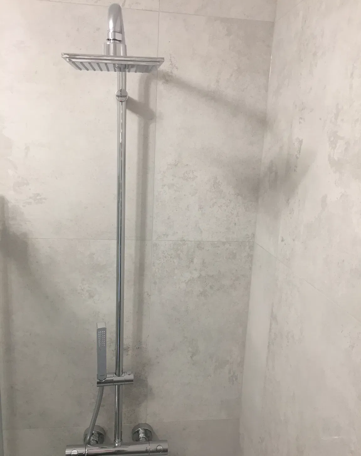 2-pokojowe mieszkanie, duży balkon i piękny widok – Nowe Miasto - zdjęcie 6