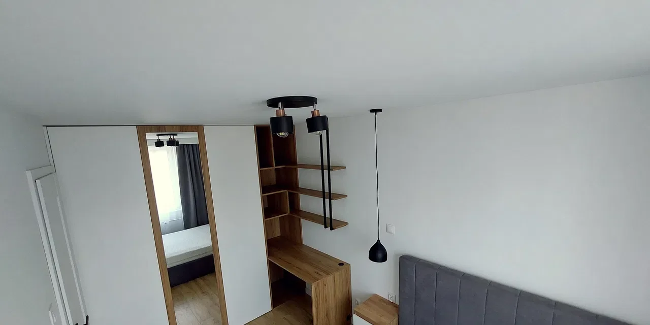 Wynajem 2-pokojowego mieszkania z balkonem i klimatyzacją - zdjęcie 7