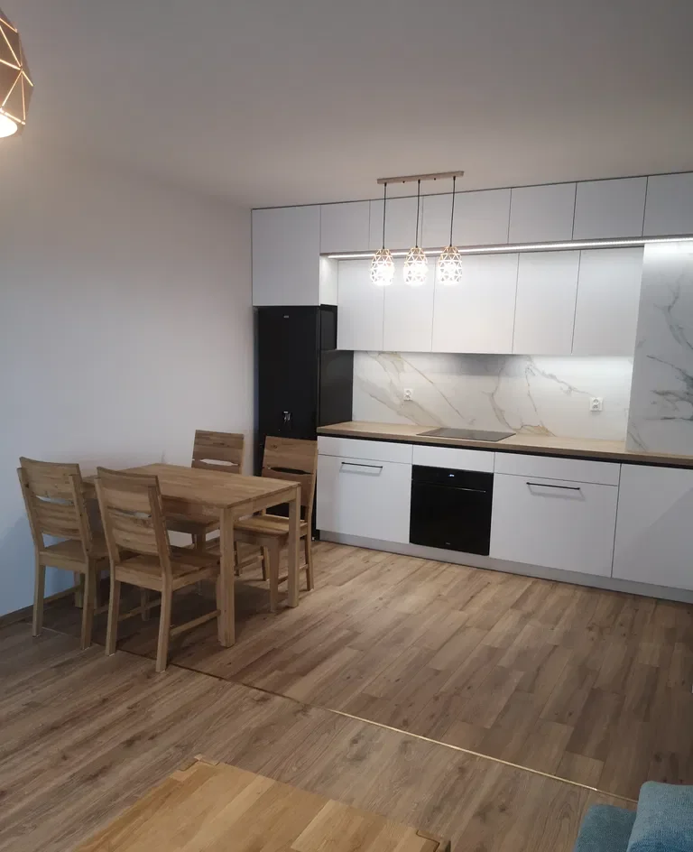 Komfortowe dwupokojowe mieszkanie z balkonem i garażem podziemnym - zdjęcie 3