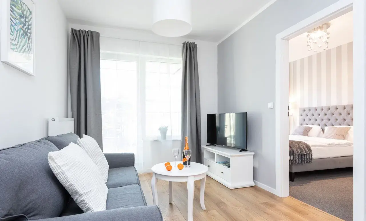 Apartament z sauną, siłownią i kortem tenisowym - zdjęcie 2