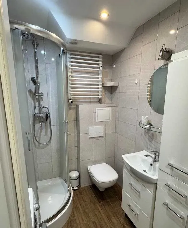 Wynajmę mieszkanie 3 pokoje kuchnia łazienka 60m2 Osiedle Widok parter - zdjęcie 3