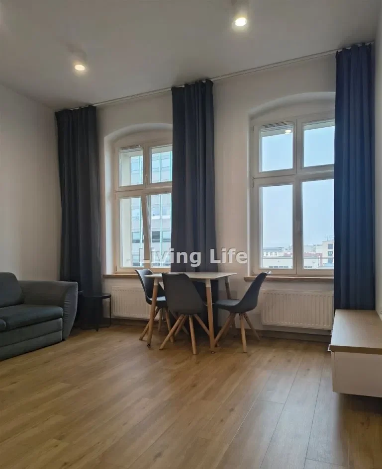 Apartament dwupokojowy w centrum Poznania - zdjęcie 2