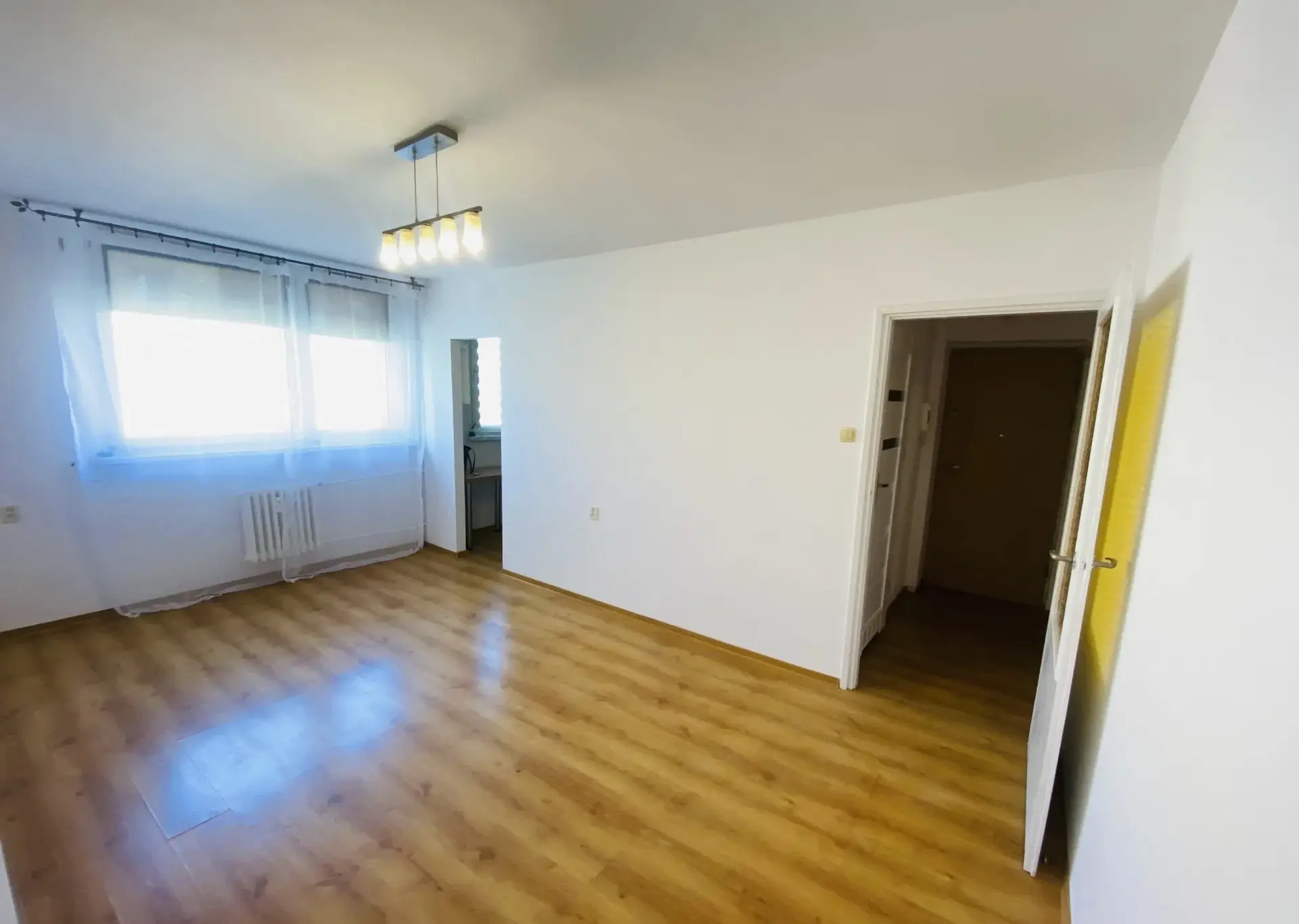 Mieszkanie 3 pokoje, balkon, garderoba, piwnica, wszystkie sprzęty AGD - zdjęcie 2