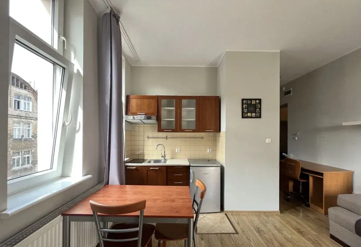 Kawalerka z balkonem blisko centrum/dworca/Mtp - zdjęcie 2