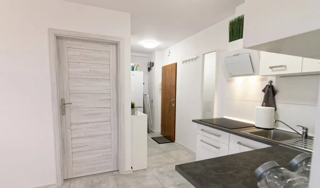 2 pokojowe mieszkanie blisko centrum - zdjęcie 2