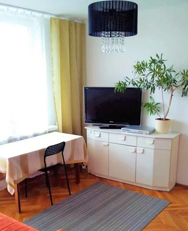 *2 pokoje z balkonem, 45 m2, brak prowizji- Obr. Wybrzeża 10B,  blisko plaży - zdjęcie 2