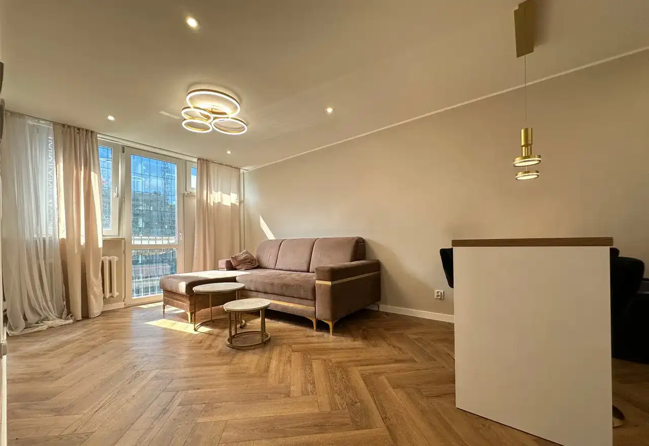 3-pokojowe mieszkanie 47 m² | Metro Rondo Onz | Centrum Warszawy - zdjęcie 2