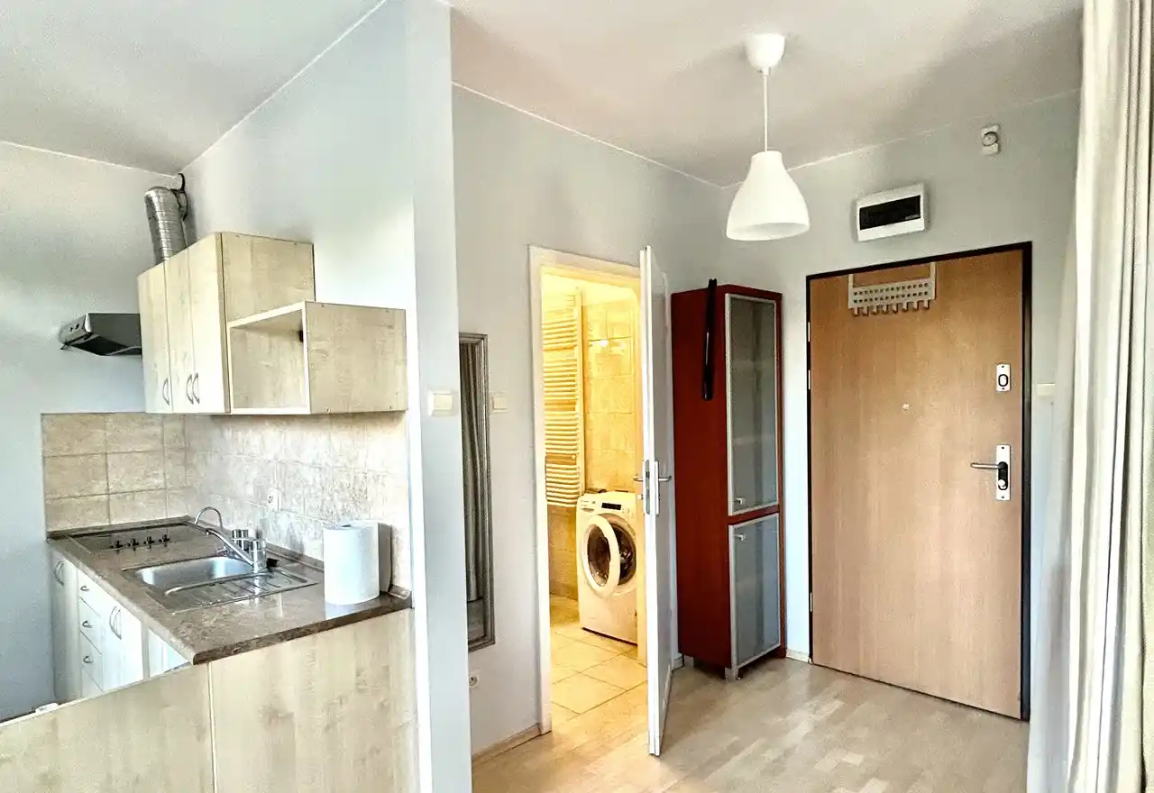 Mieszkanie 45 m² z balkonem i windą; blisko stacji kolejowej. - zdjęcie 8