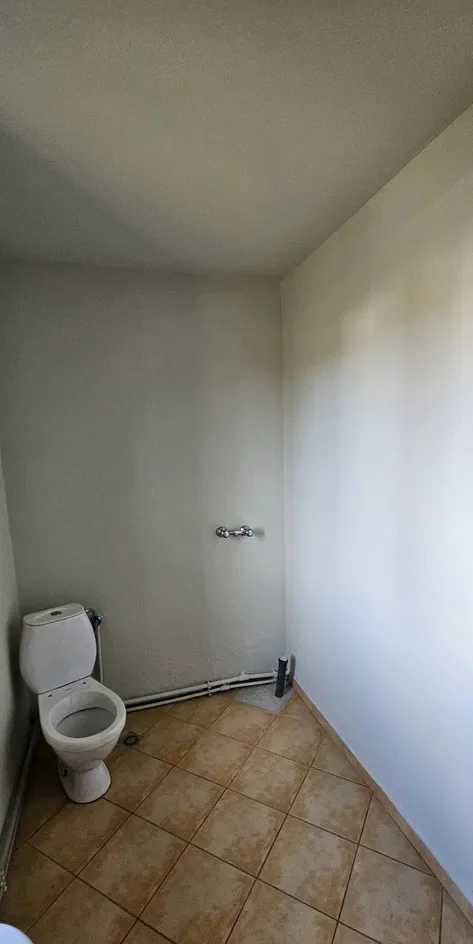 Dom na wynajem z garażem i piwnicą - zdjęcie 6