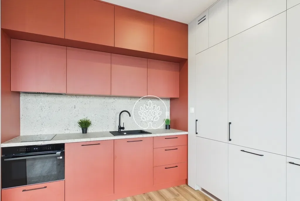 Nowoczesna kawalerka w apartamentowcu - zdjęcie 4