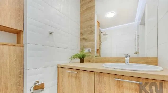 Funkcjonalny apartament przy ul. Różyckiego - zdjęcie 8