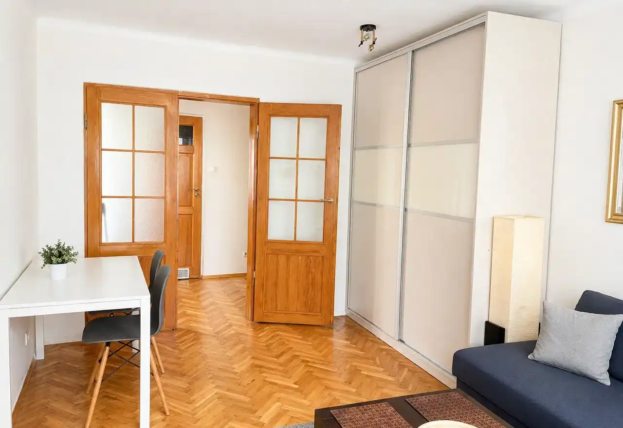 Komfortowe 2 pokojowe mieszkanie z balkonem - zdjęcie 2