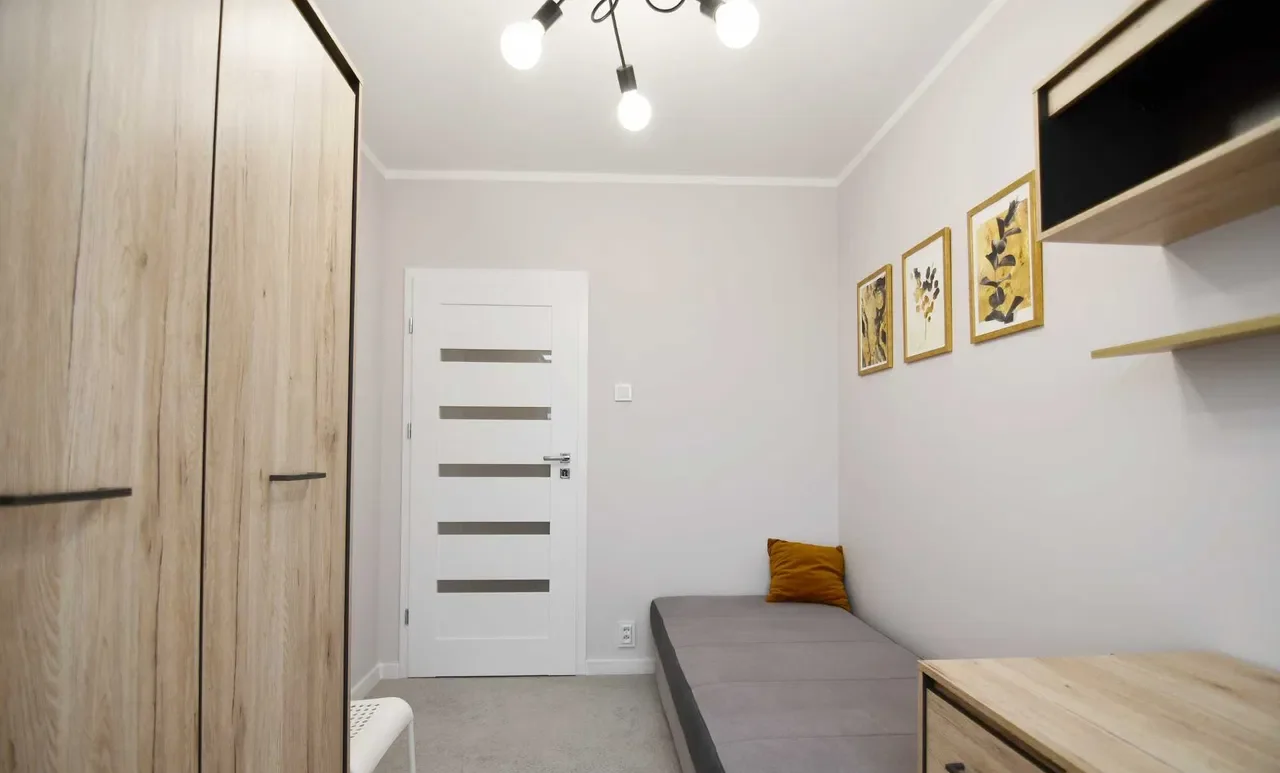 Nowe Miasto 3 pokoje po remoncie 50 m2 ul. Popiełuszki - zdjęcie 2