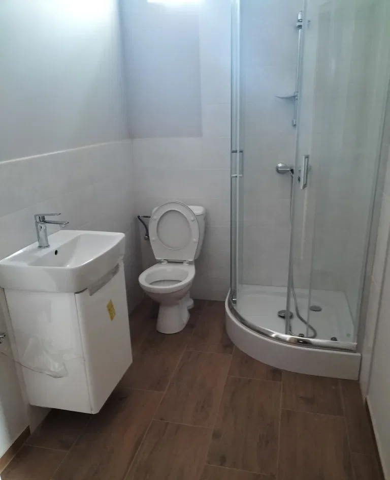 Wynajmę mieszkanie w domku wolnostojącym - zdjęcie 2