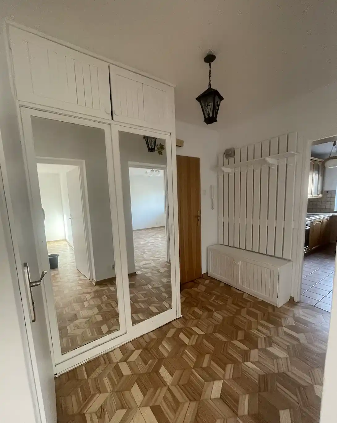 Po generalnym remoncie | 50 m² | prywatny parking | strzeżone osiedle - zdjęcie 7
