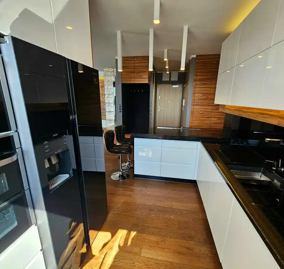 Luksusowy apartament z sauną i jacuzzi na 16 piętrze w centrum - zdjęcie 6