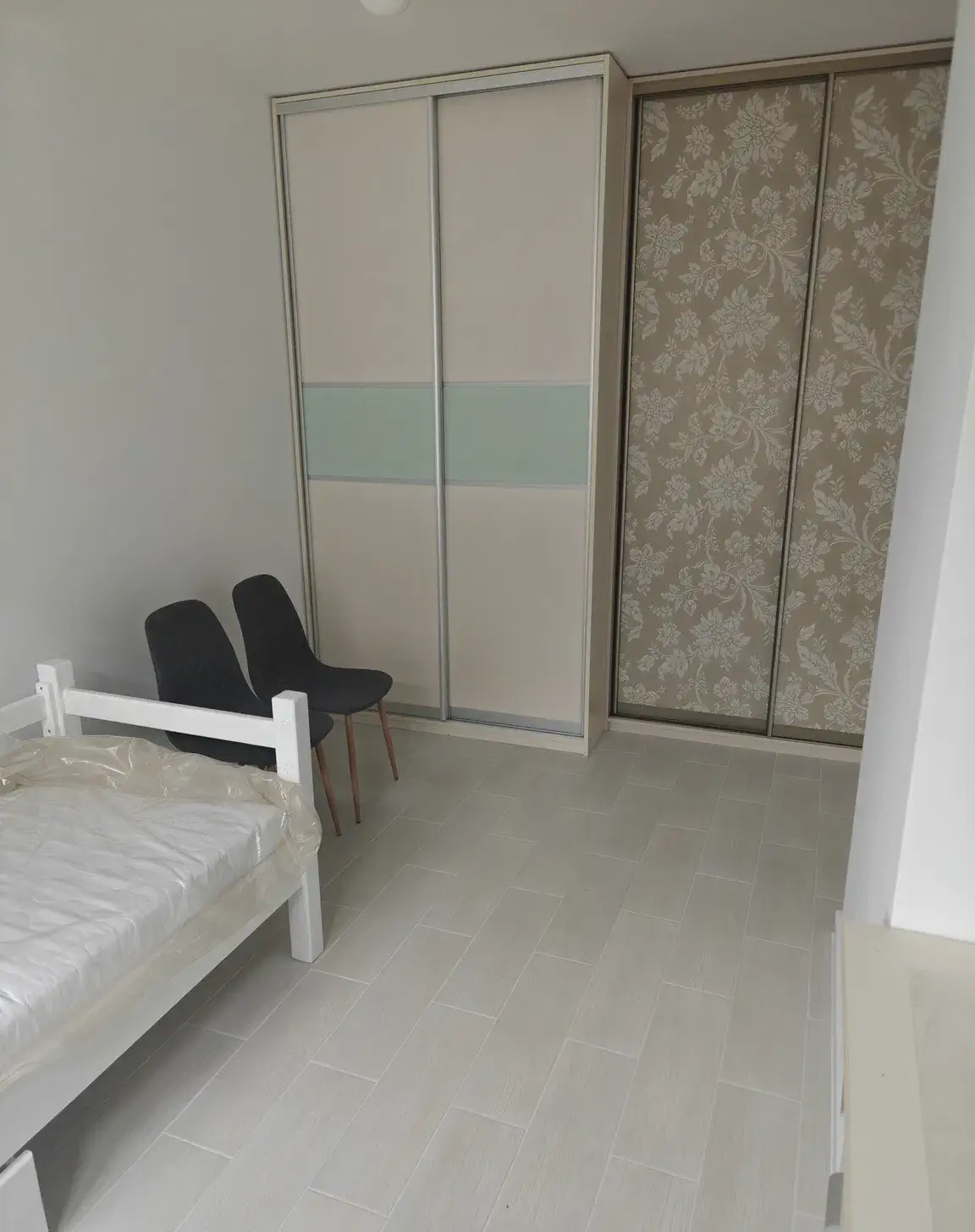 Dwupokojowe mieszkanie z balkonem i garażem - zdjęcie 9