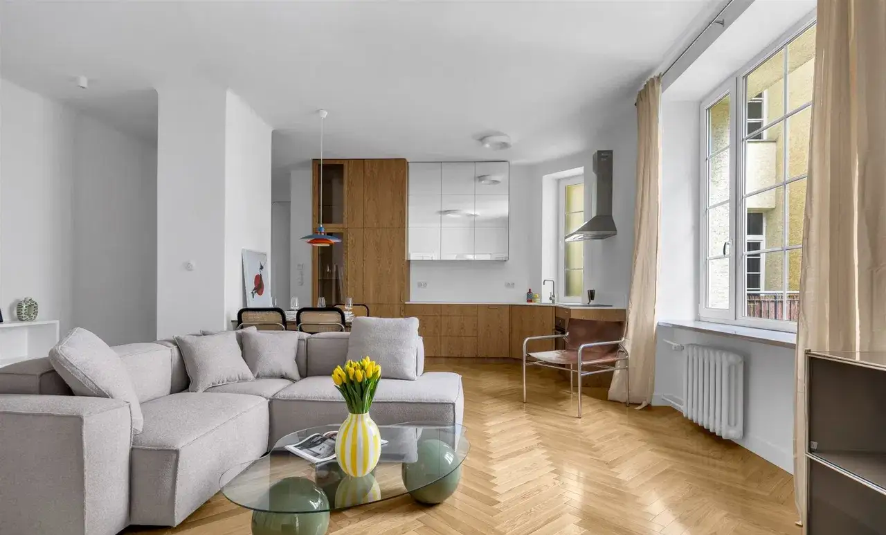 Apartament 91 m2 w kamienicy, z balkonem i klimatyzacją - zdjęcie 2