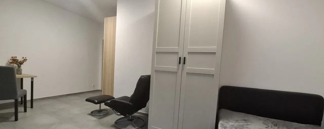 Nowy pokój 20m2 z balkonem 10m² na ogrodzonym osiedlu. Metro. - zdjęcie 6