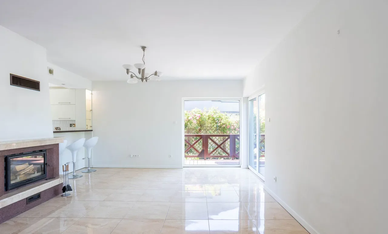 Komfortowy dom z garażem  ogrodem | 4 sypialnie | 147 m² | Od zaraz - zdjęcie 5