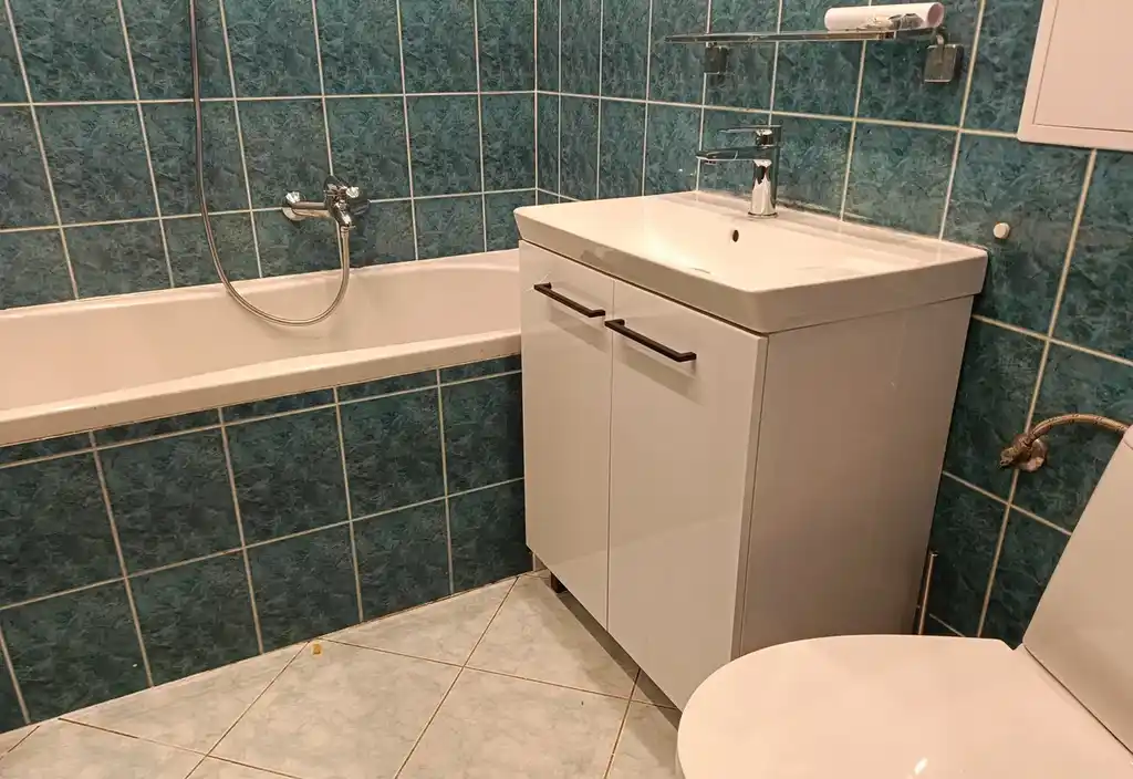 Przestronne mieszkanie z dwoma pokojami i oddzielną kuchnią - zdjęcie 2