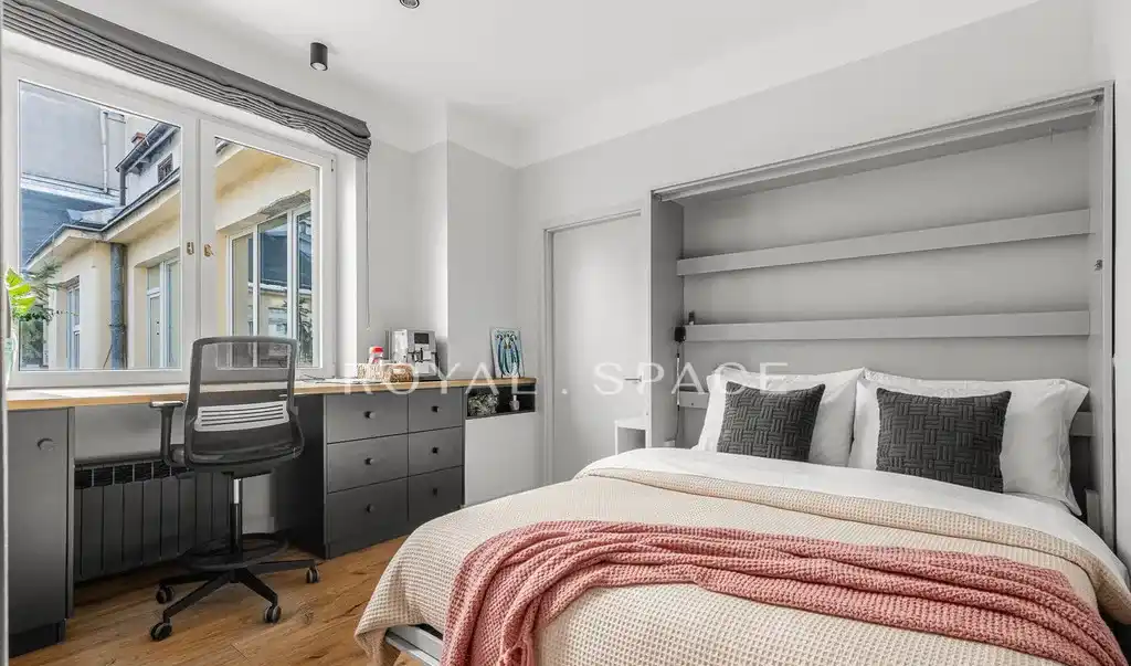 Apartament w zabytkowej kamienicy przy Wspólnej - zdjęcie 7