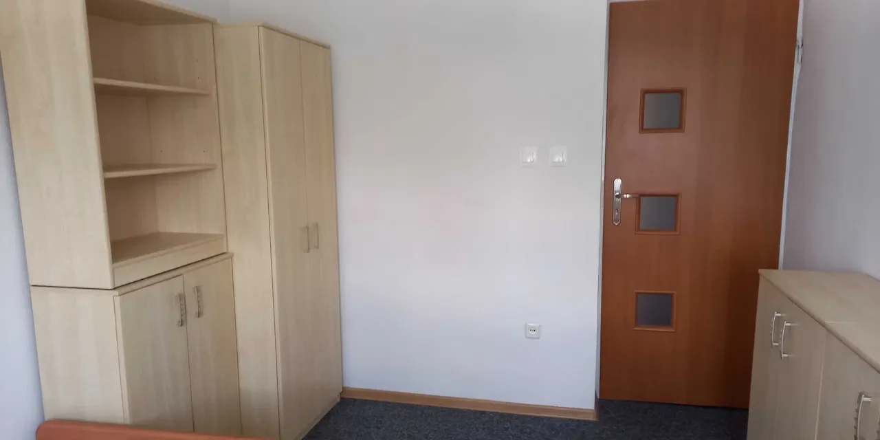 Pokój dla dziewczyny bez dodatkowych opłat - zdjęcie 2