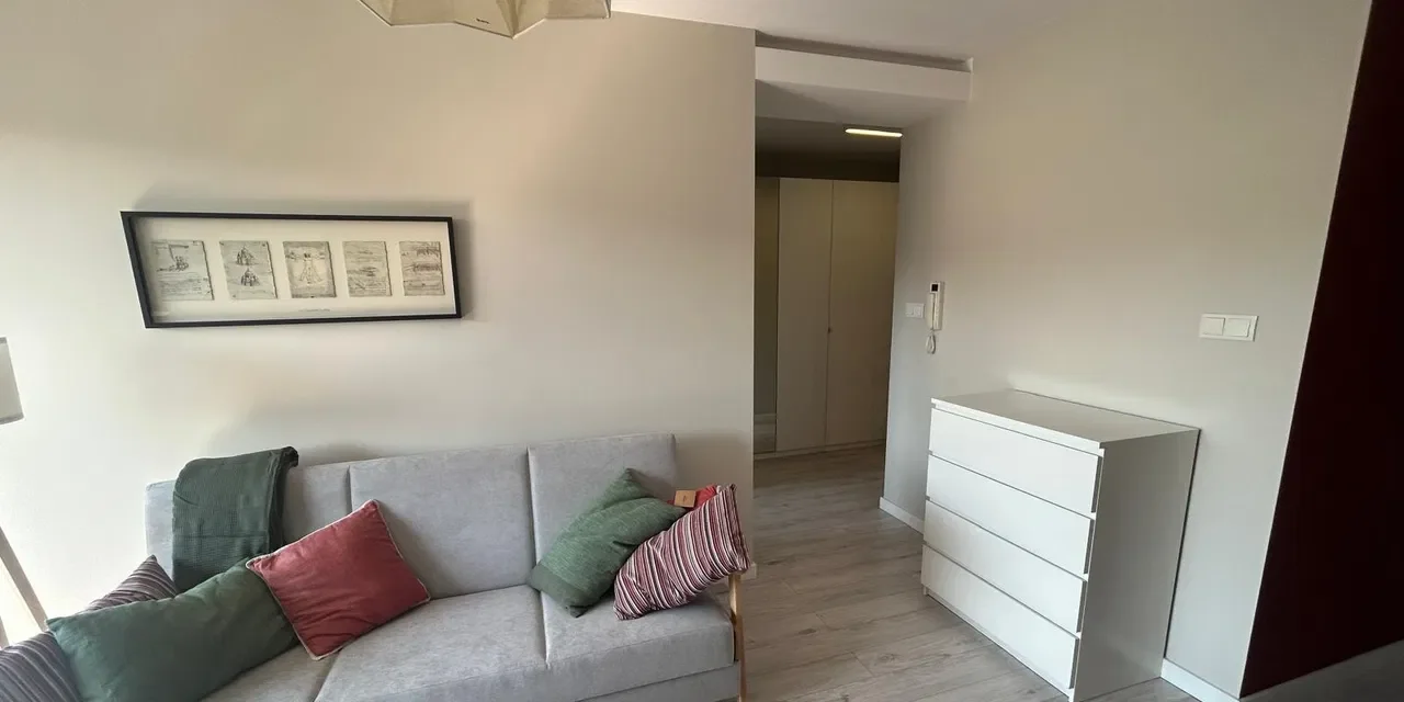 Kraków Dębniki: ciche i słoneczne mieszkanie 2 pokoje z balkonem i miejscem w garażu - zdjęcie 3