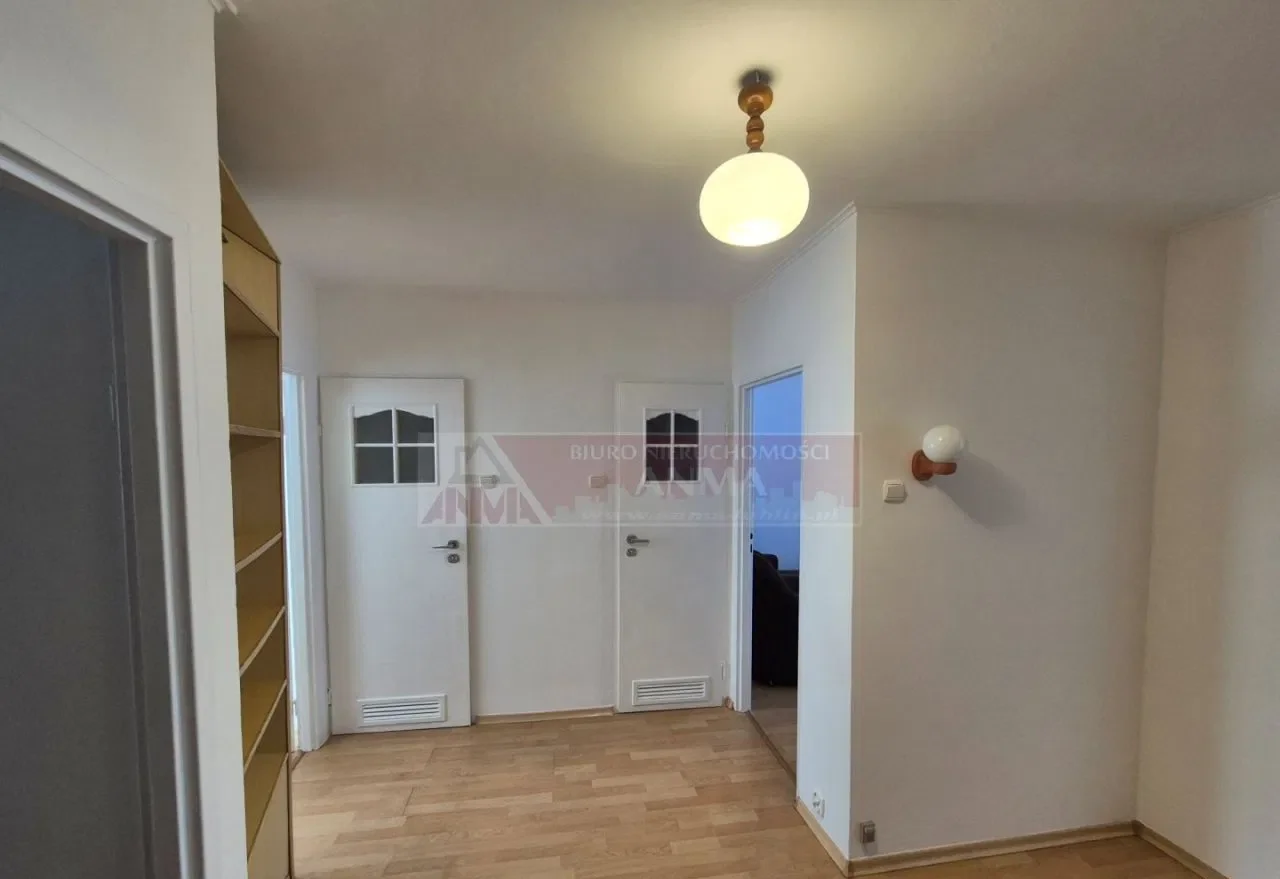 Zadbane 3-pok mieszkanie w centrum, z parkingiem - zdjęcie 3