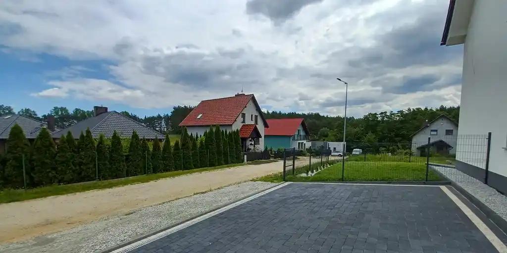 MIESZKANIE BEZCZYNSZOWE Z OGRÓDKIEM - NAJEM, WŁOSZAKOWICE - zdjęcie 9