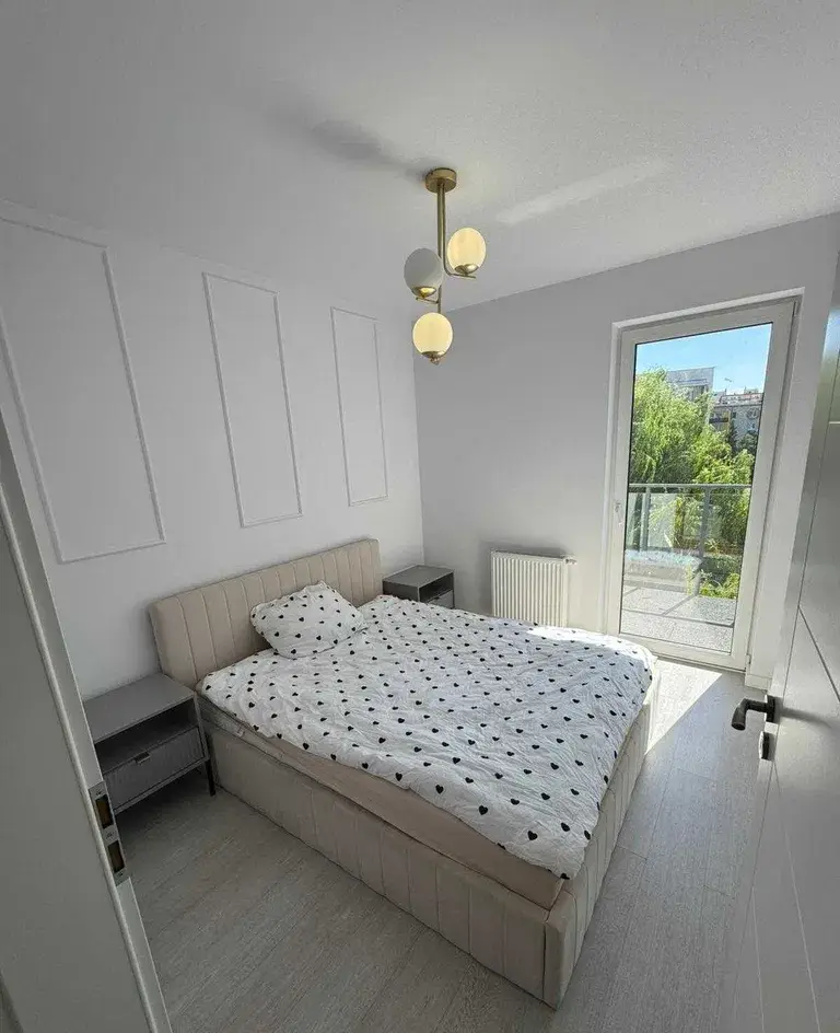 Ładne mieszkanie w nowym budynku , 3 balkony, 2 pokoje + salon - zdjęcie 6