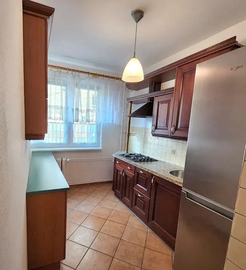 Centrum, 2 pokoje, parter, duży balkon. - zdjęcie 10